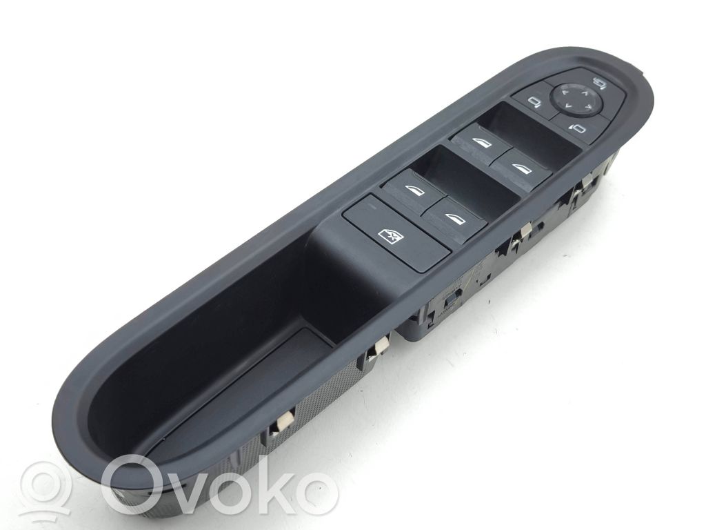 Electric window control switch   5A7CB1601,B10002S,25496912
