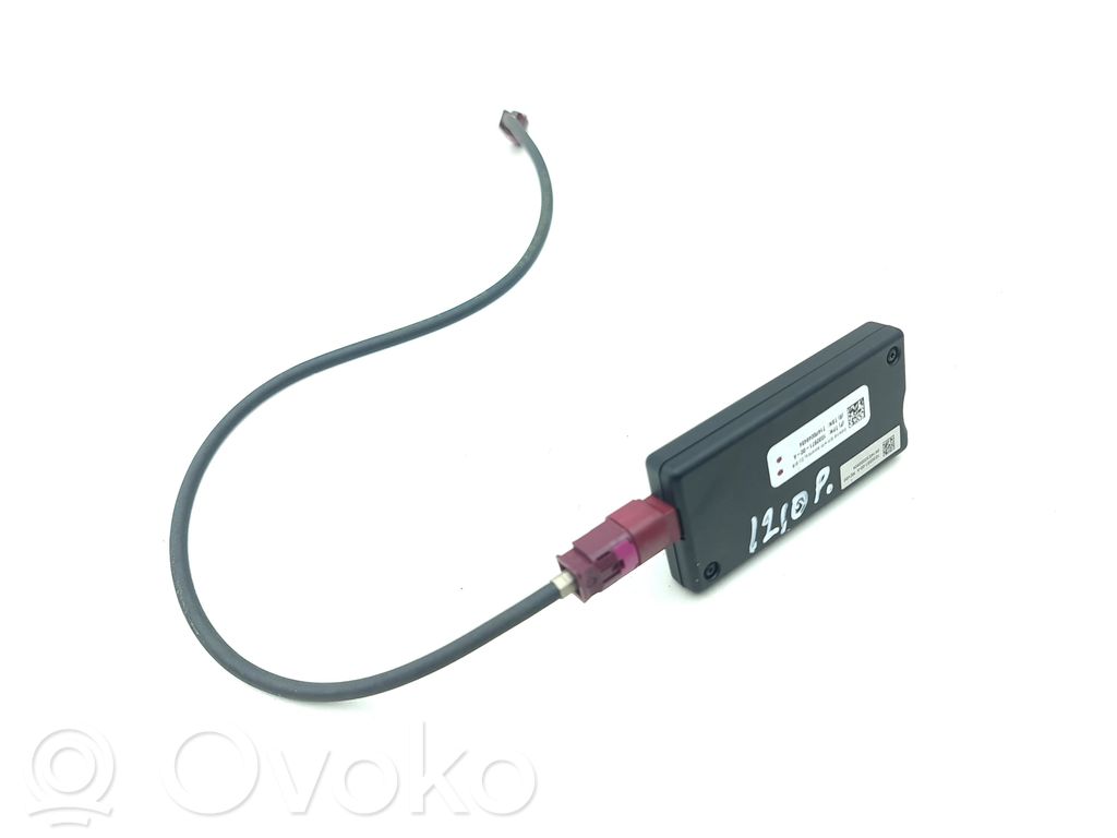 Tesla Model S Aerial antenna amplifier 