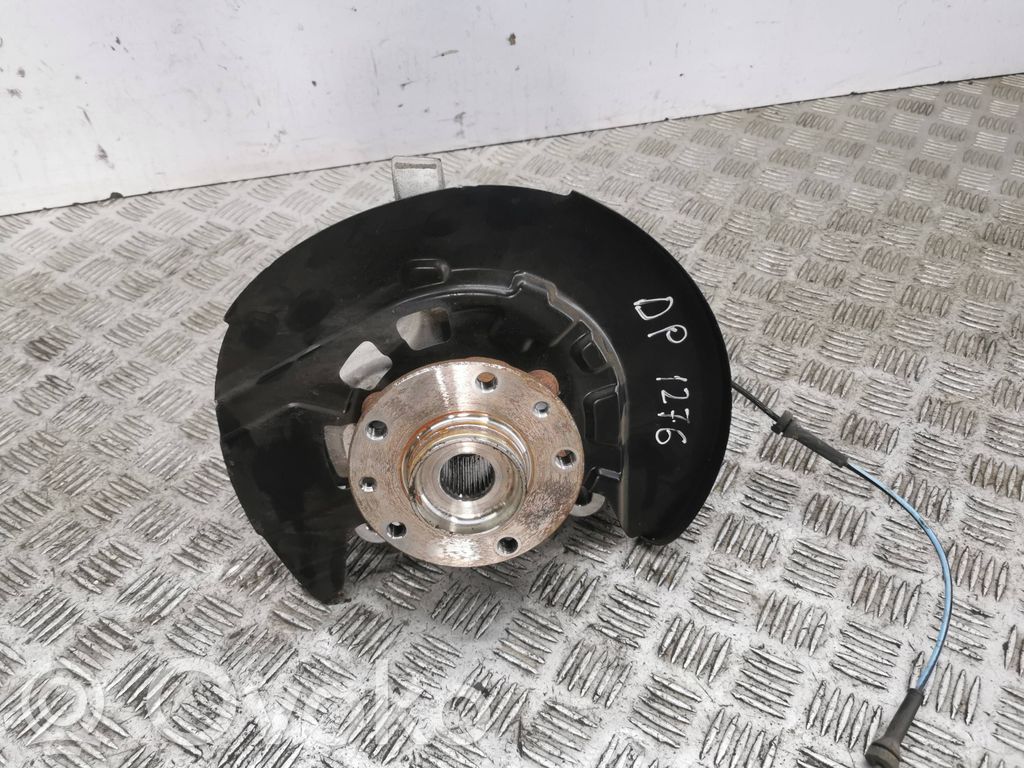 Front wheel hub