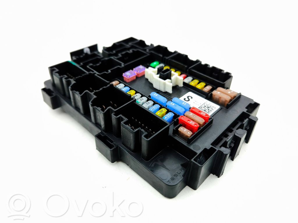 Tesla Model S Fuse module 