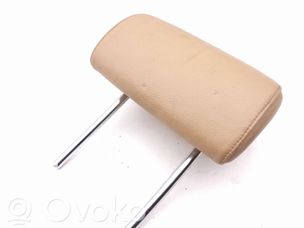 Kopfstütze hinten