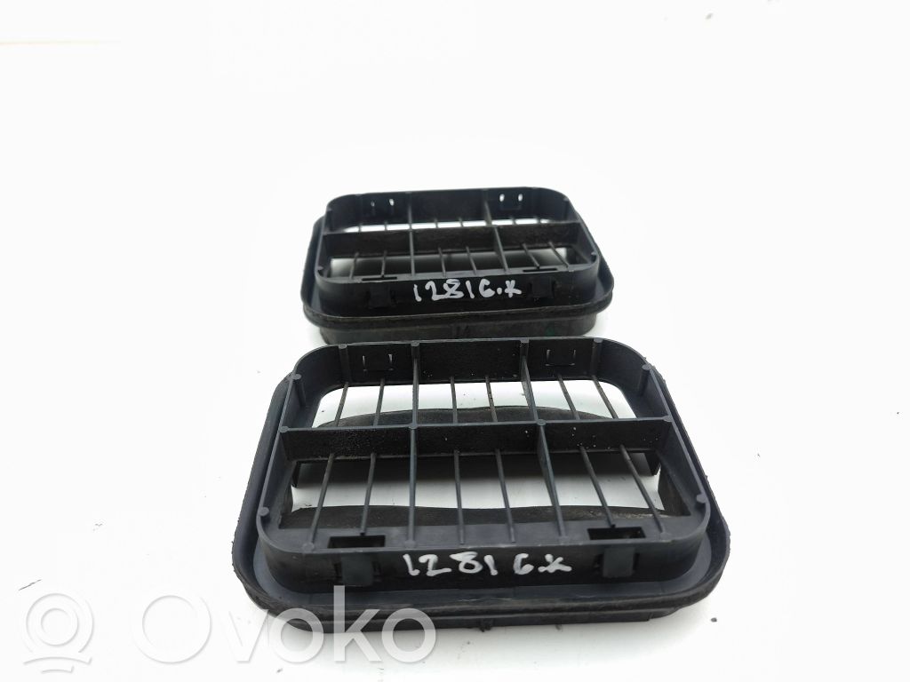 Quarter panel pressure vent   2F2AB280B62AB