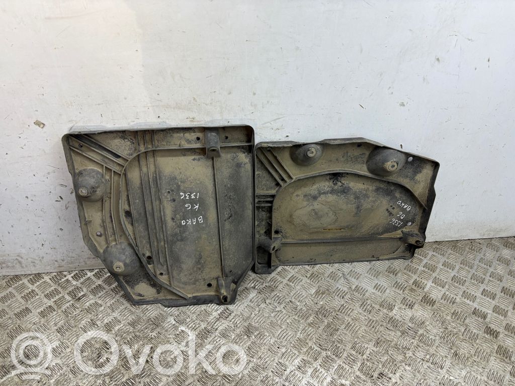 Osłona dolna zbiornika paliwa   42045CA090,42045CA020