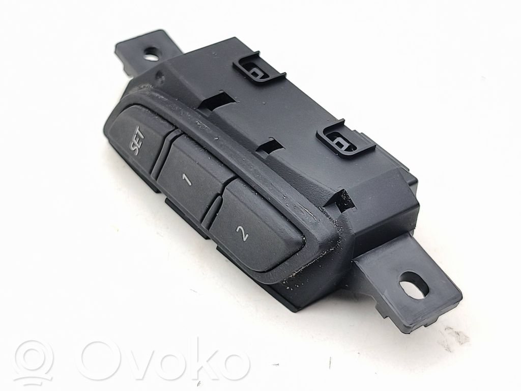 Mazda CX-5 II Seat memory switch 