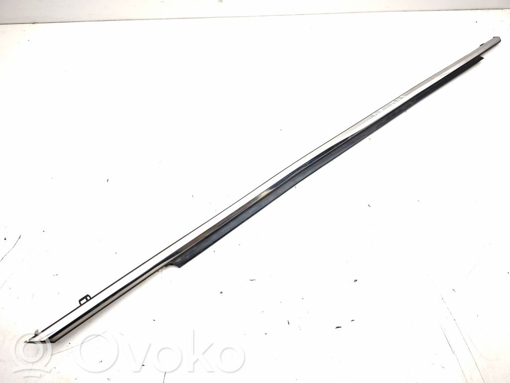 Etuoven lasin muotolista