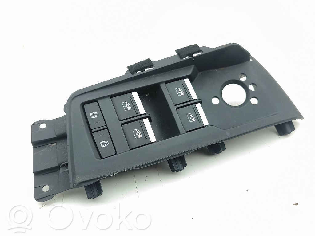 Audi Q3 F3 Interruptor del elevalunas eléctrico 
