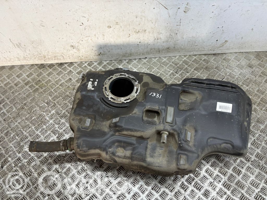Mercedes-Benz A W177 Serbatoio del carburante