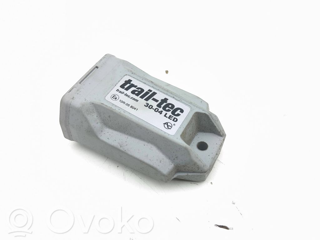 Moduł / Przekaźnik haka holowniczego   10R058041,3004LED