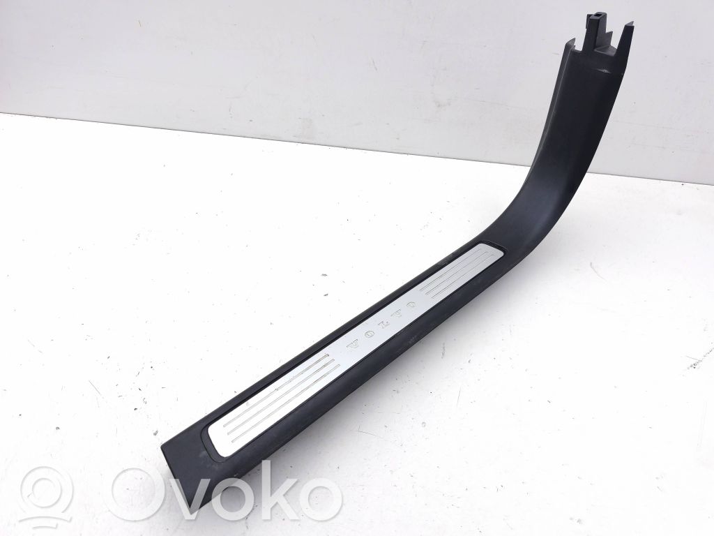 Volvo S90, V90 Copertura del rivestimento del sottoporta anteriore 