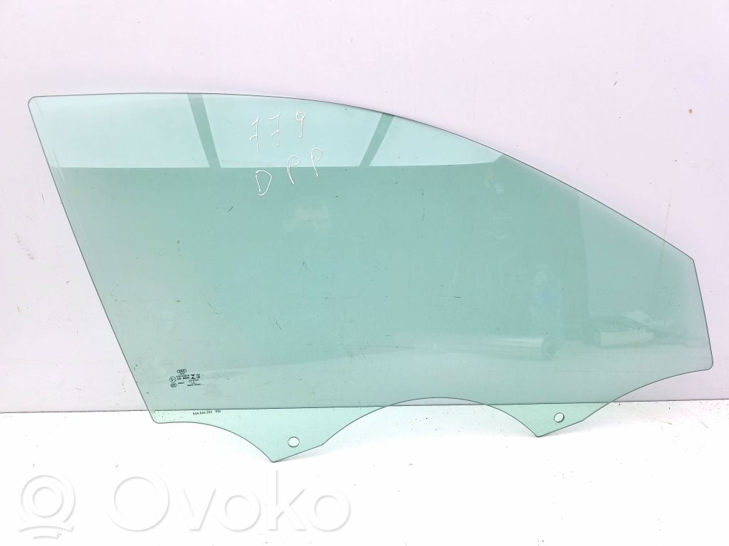 Audi Q3 F3 Szyba drzwi przednich 