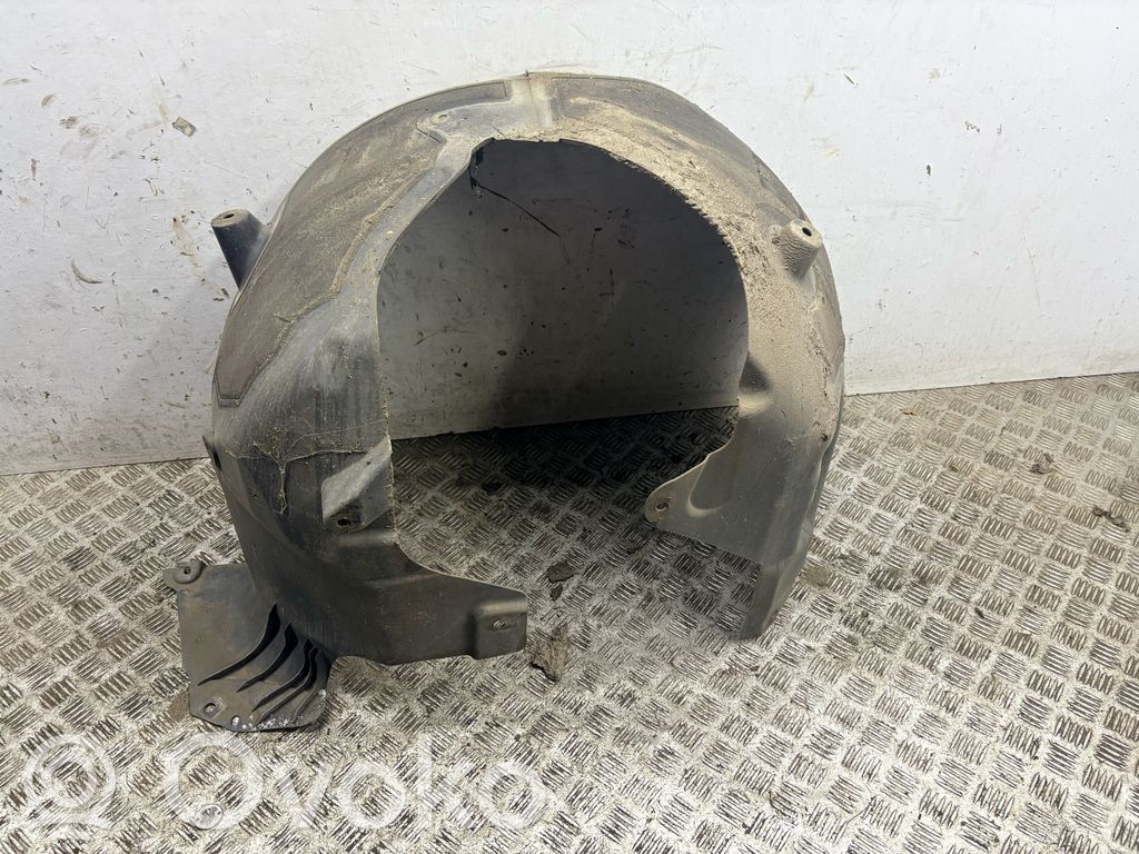 Front wheel arch liner splash guards