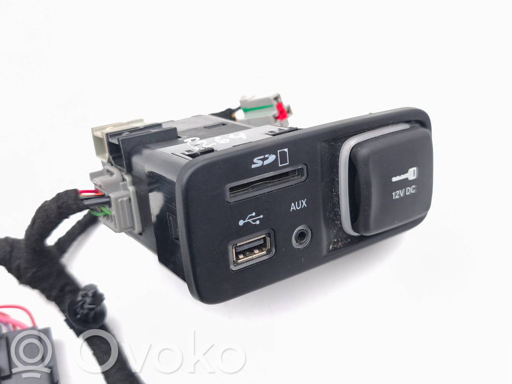 Jeep Cherokee USB socket connector 