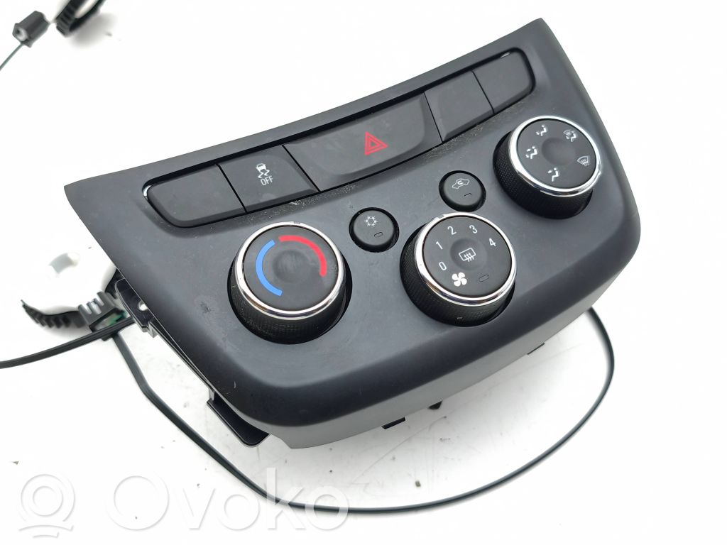 Chevrolet Trax Climate control unit 