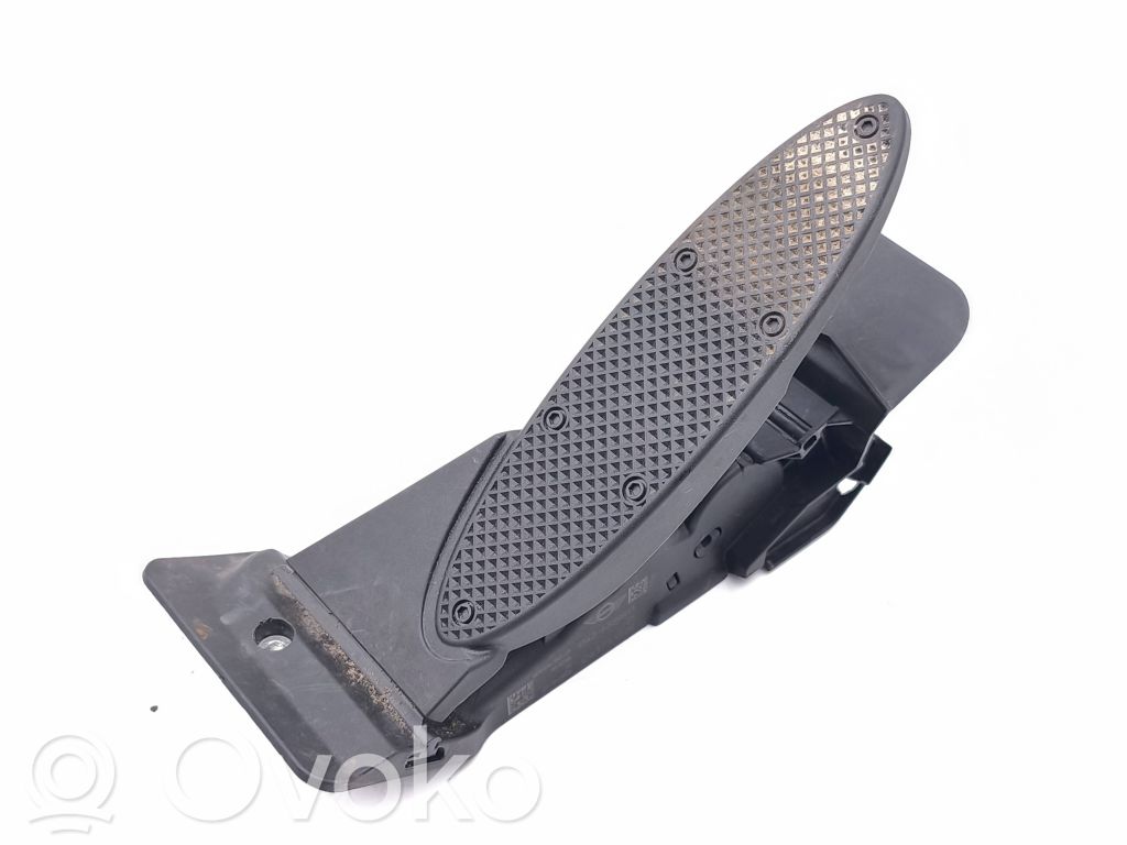 Pedal del acelerador   6889813
