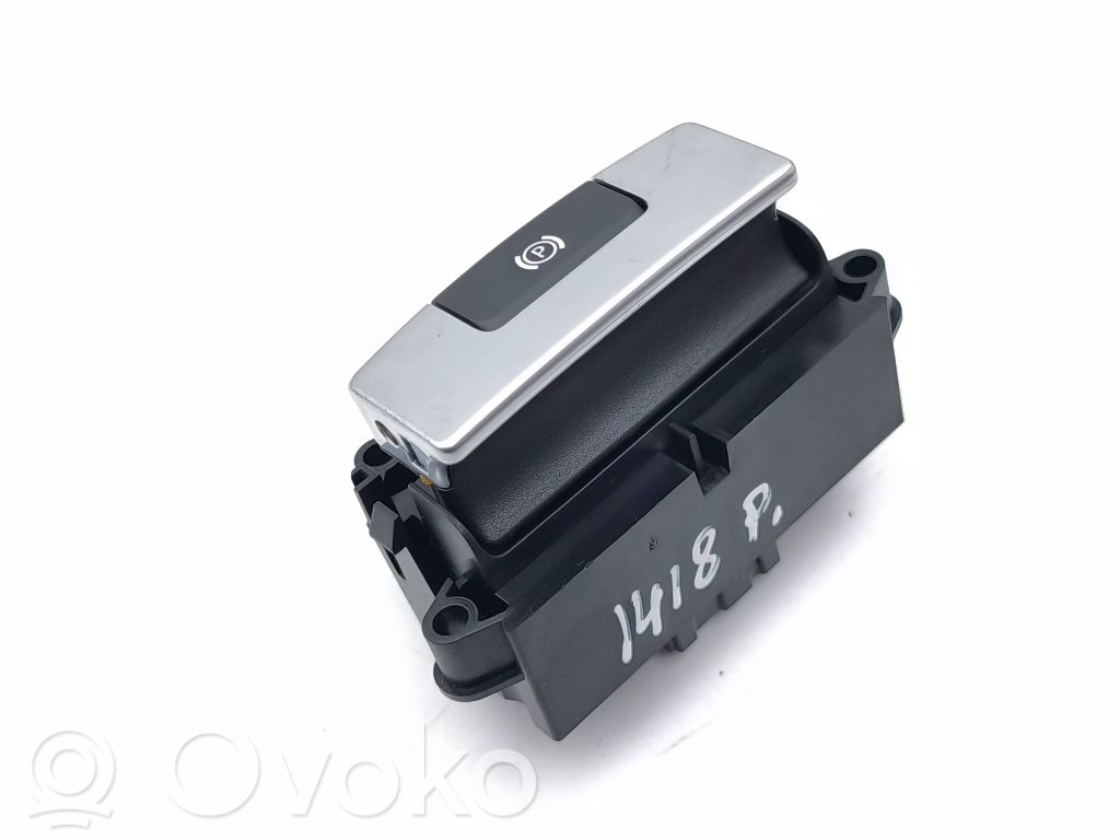 Interrupteur, commande de frein de stationnement   J8A22B623
