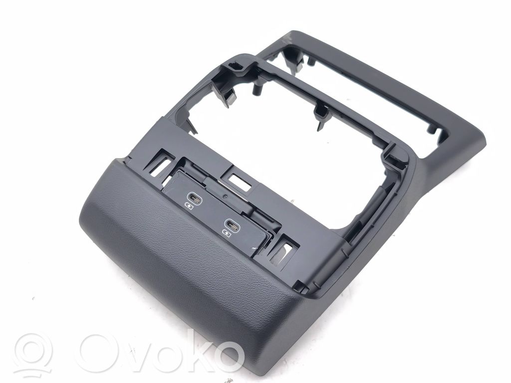USB-pistokeliitin   8B3864376D
