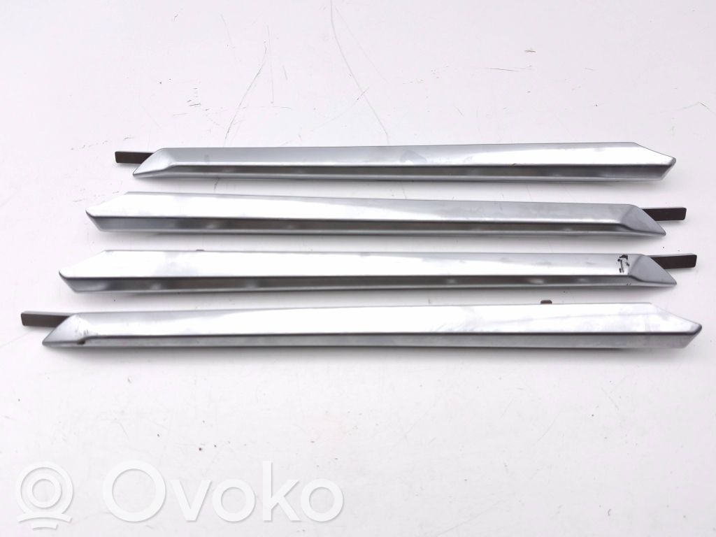 Oviverhoilusarja   8Y0867410,8Y0867409