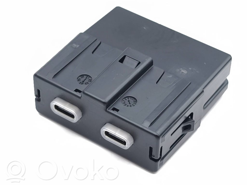 Ford Explorer EV Connettore plug in USB 