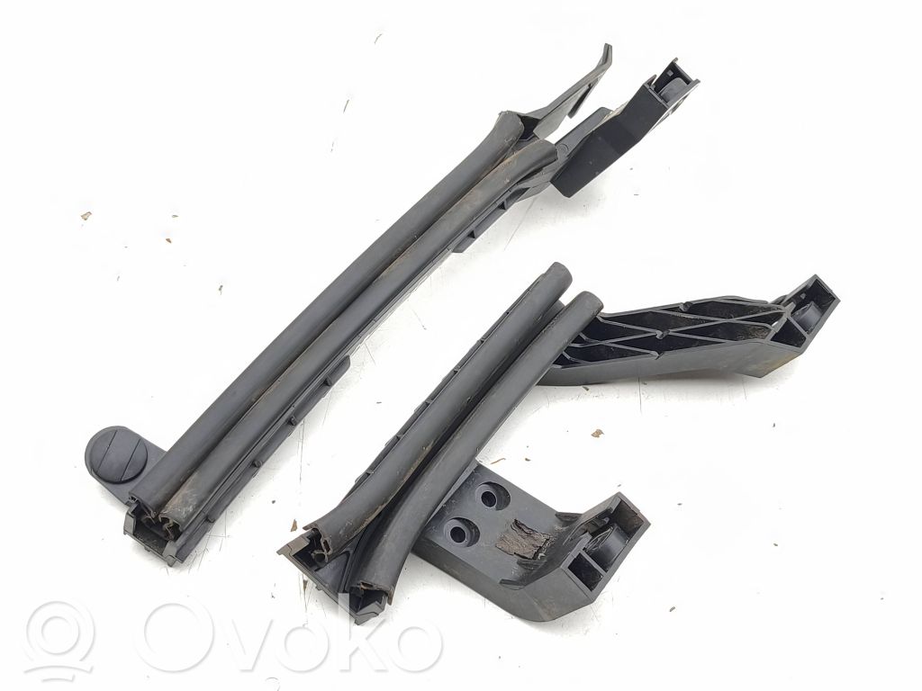 Peugeot 5008 II Șină geam ușă spate 