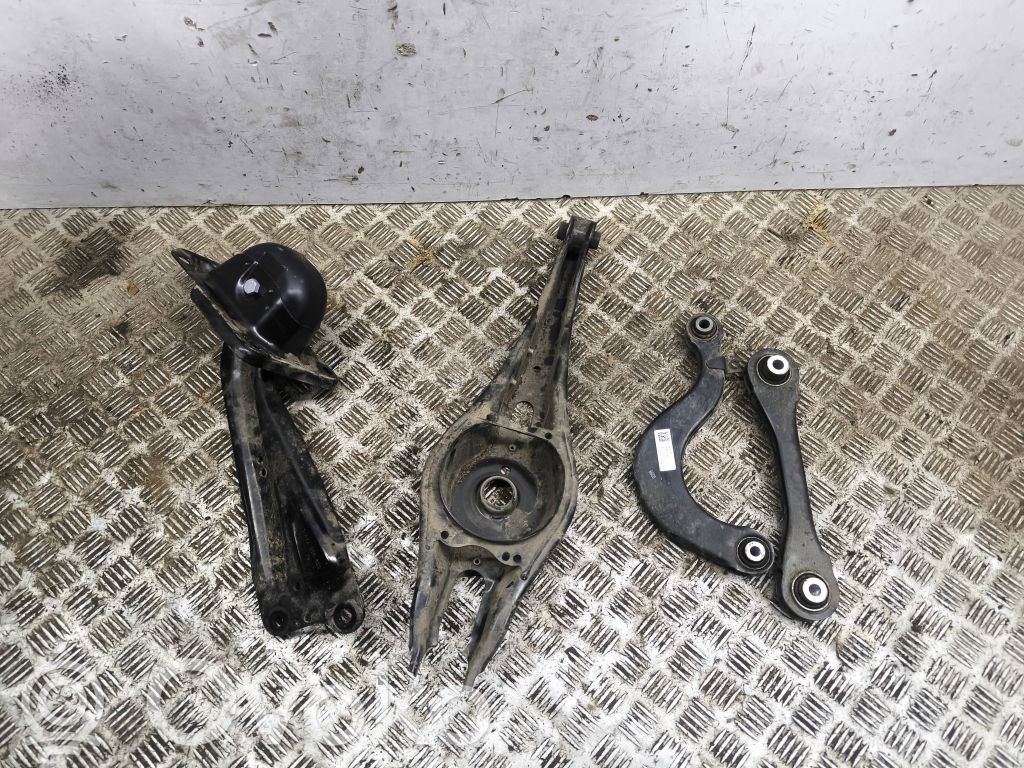 Skoda Kodiaq II Brazo de suspensión/horquilla superior trasero