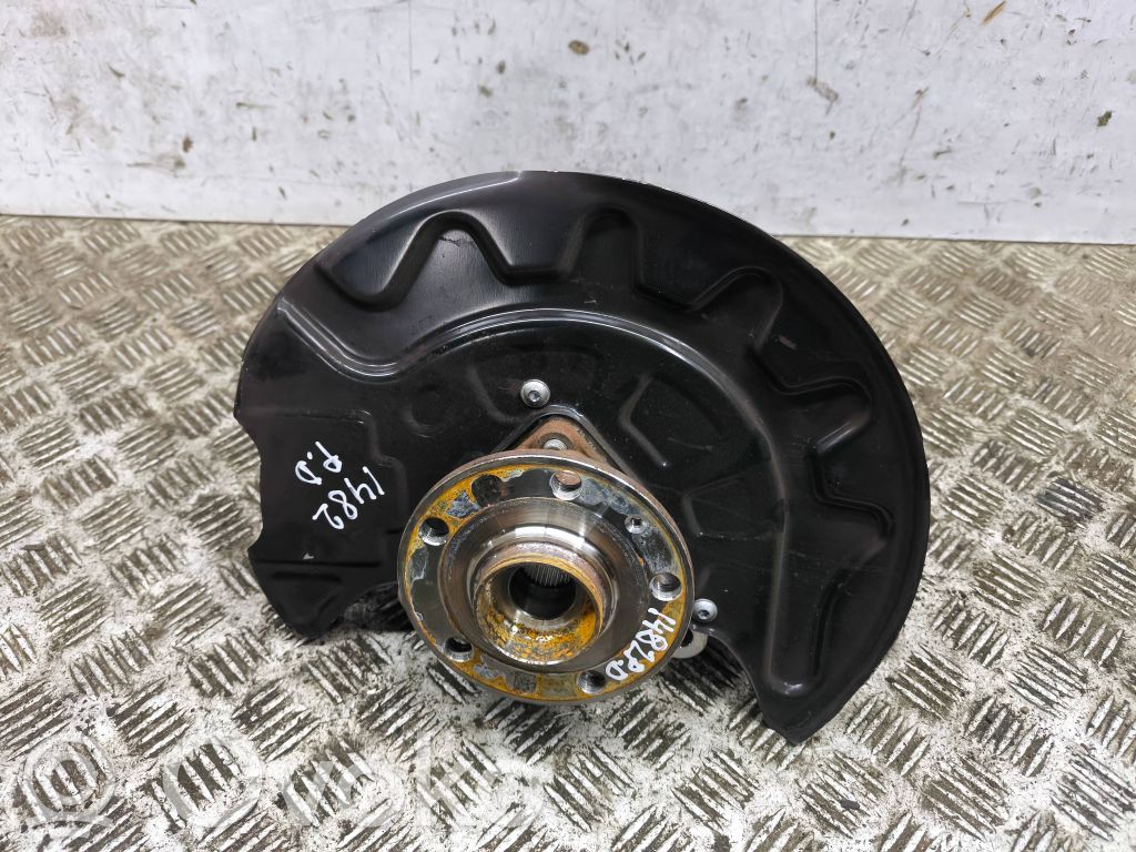Volkswagen PASSAT B9 Cubo de rueda delantera