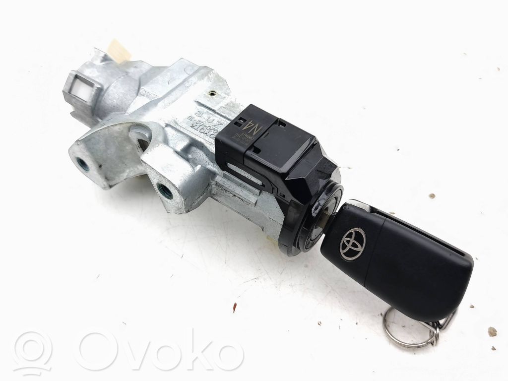 Toyota Yaris XP210 Stacyjka 