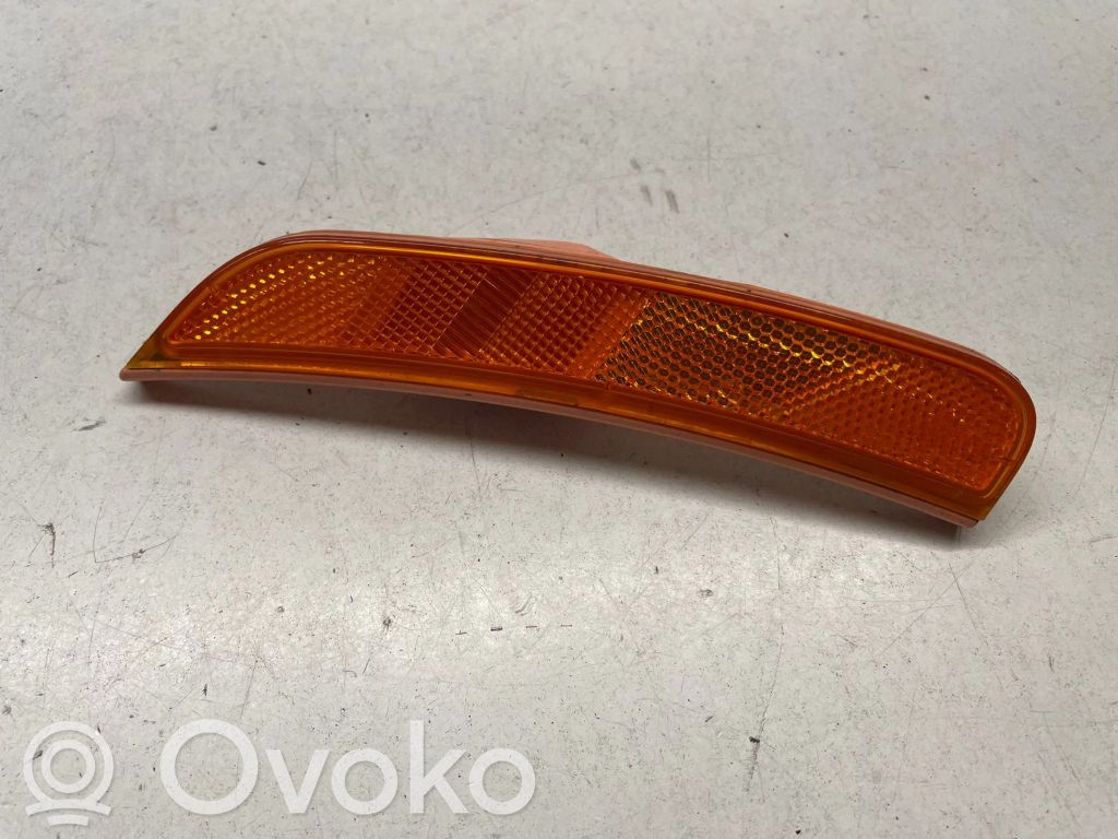 Front reflector   68229422AA