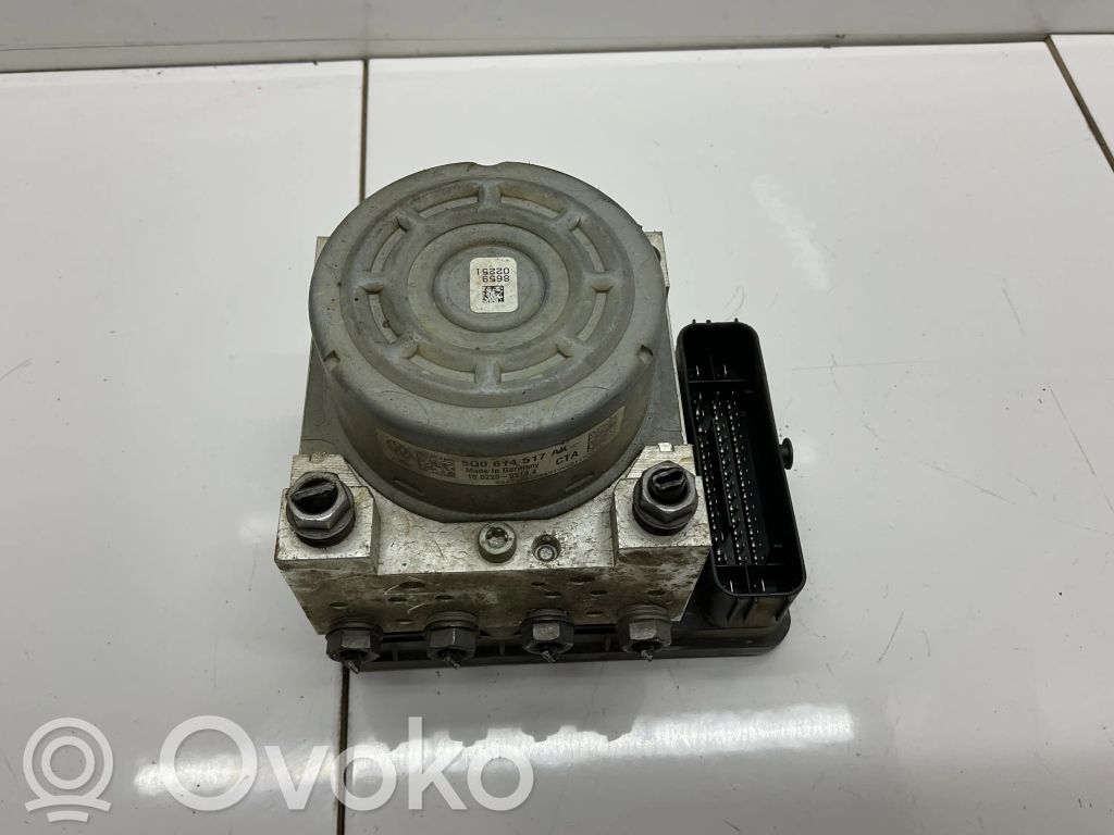 Volkswagen Golf VII ABS bloks 