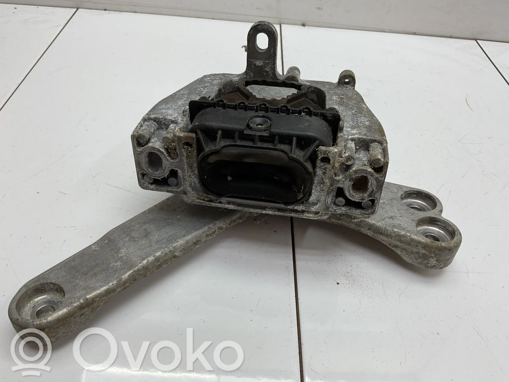 Volkswagen Golf VII Engine mount bracket 