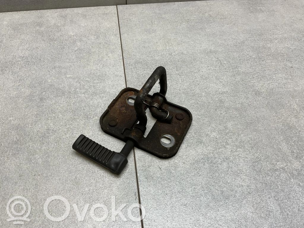 Rygiel / Zaczep zamka pokrywy przedniej / maski silnika   3G0823186A