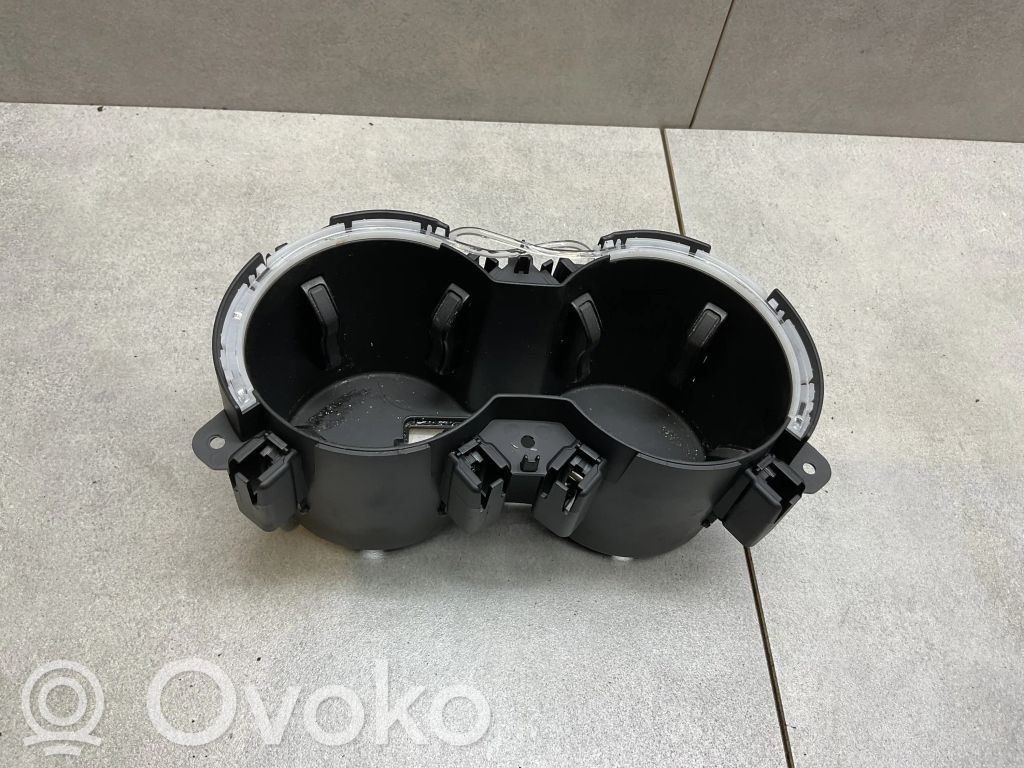 Audi A4 S4 B9 Mukiteline edessä 