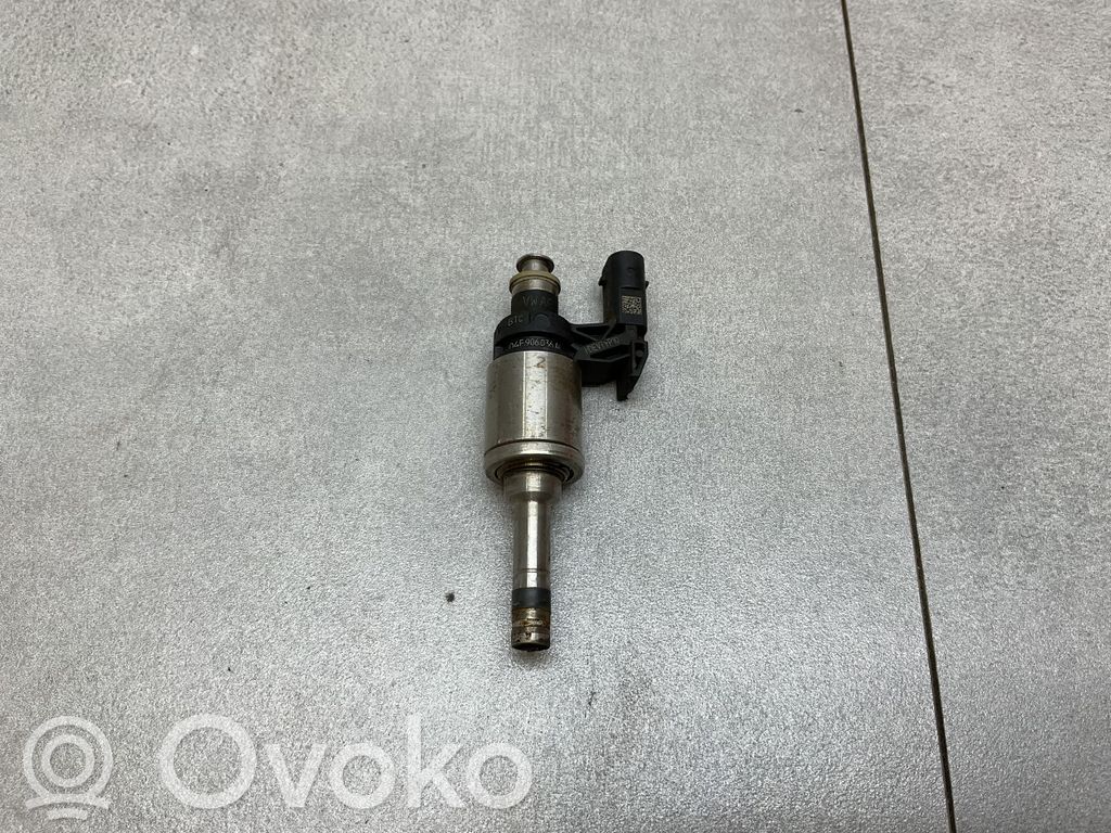 Skoda Rapid (NH) Inyector de combustible 
