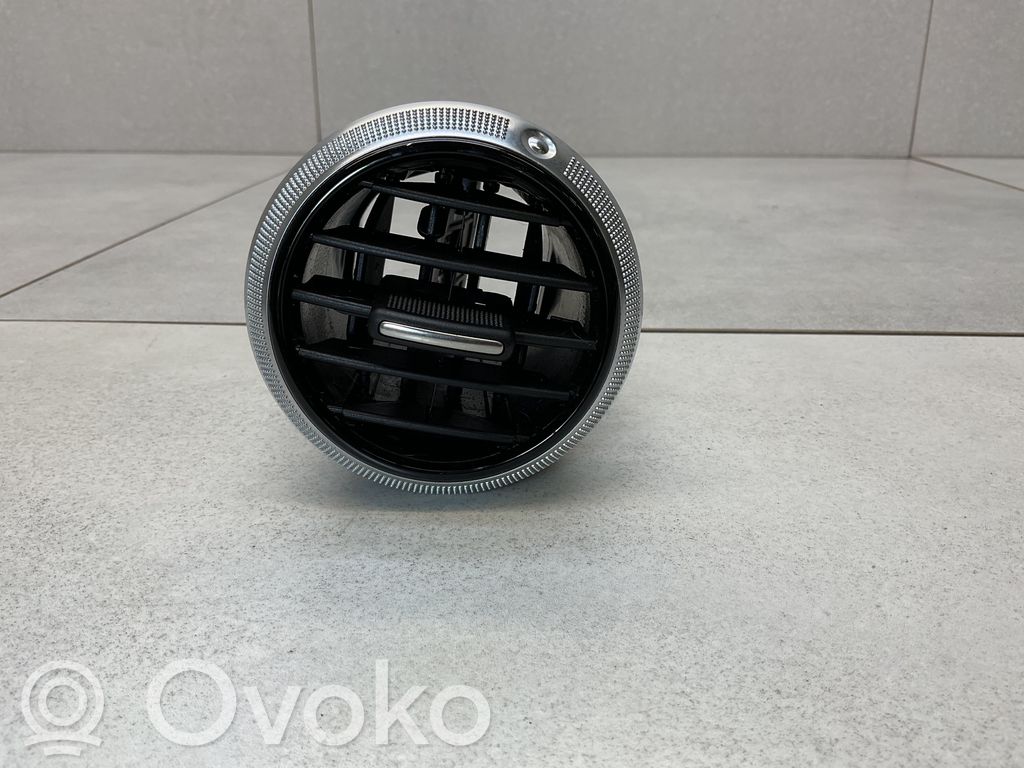 Audi A3 S3 8P Kojelaudan sivutuuletussuuttimen kehys 
