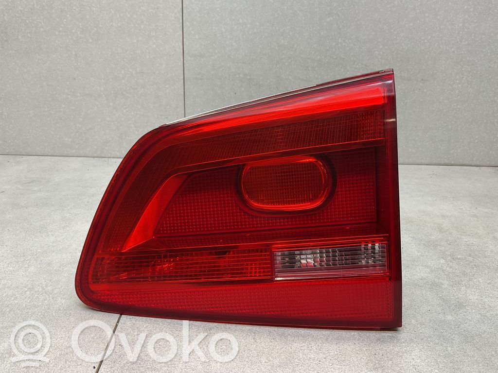 Volkswagen Touran II Lampy tylnej klapy bagażnika 