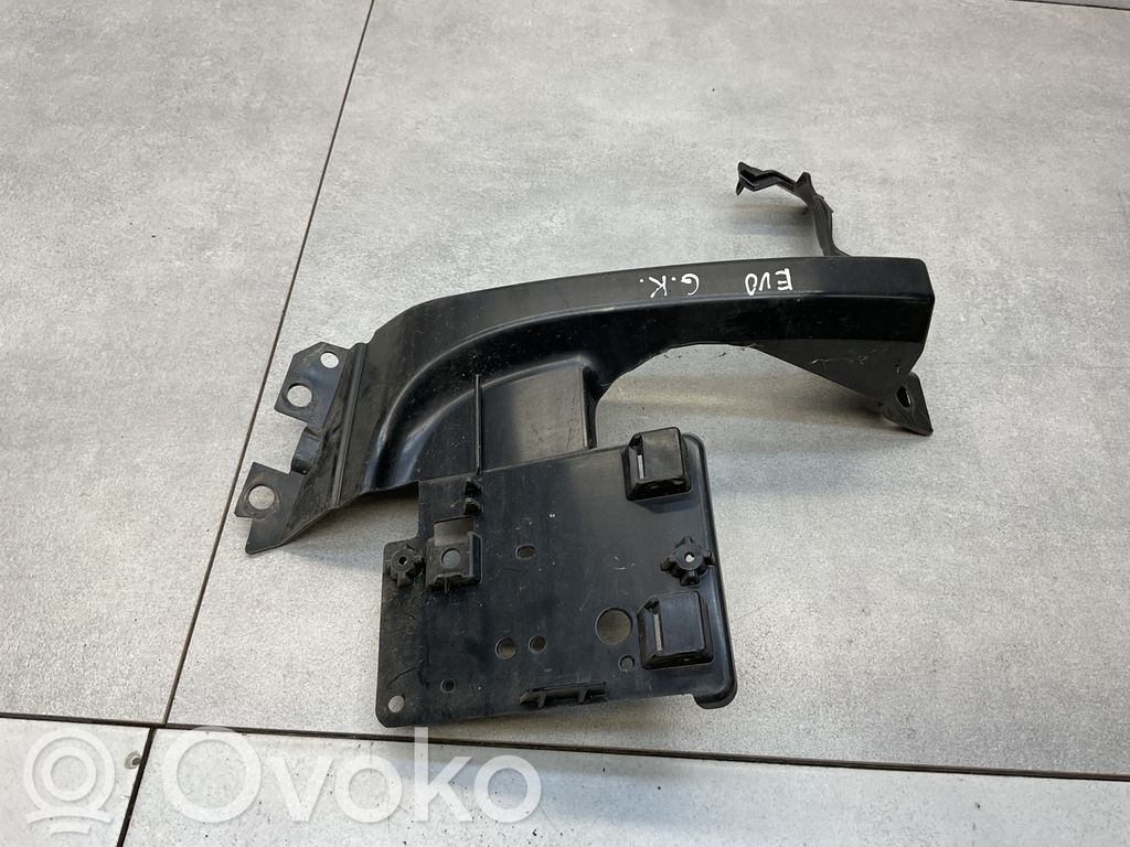 Land Rover Range Rover Evoque L538 Soporte de montaje del parachoques trasero 