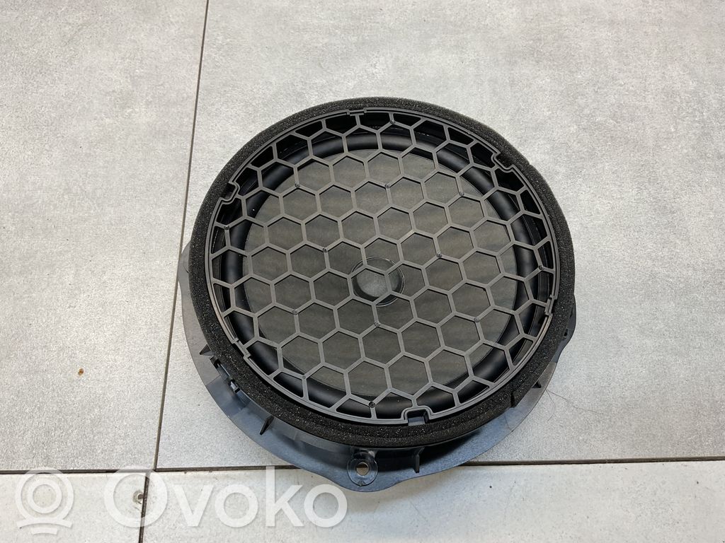 Audi A3 S3 8V Front door speaker 