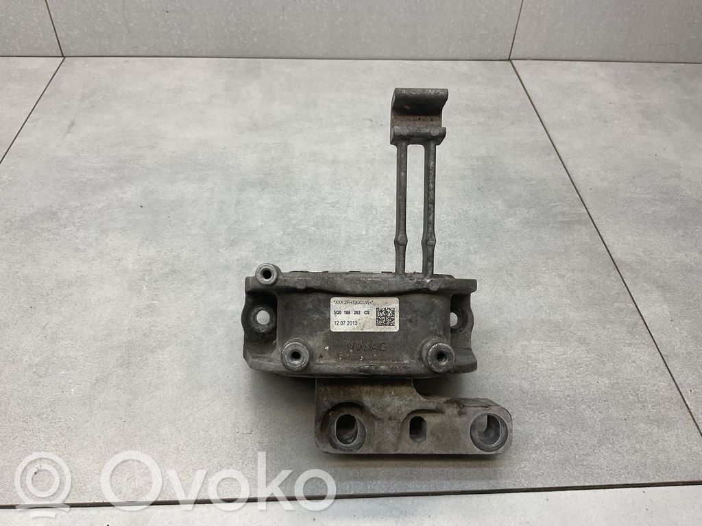 Audi A3 S3 8V Engine mount bracket 