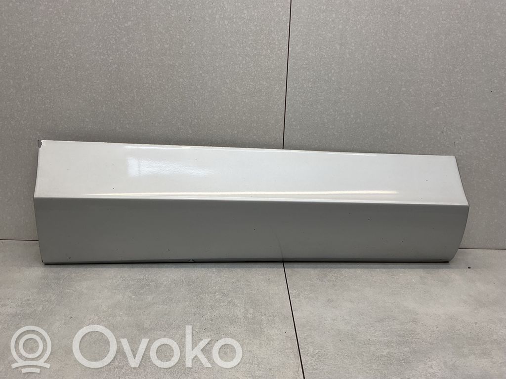 Listwa drzwi tylnych   8U0853970F