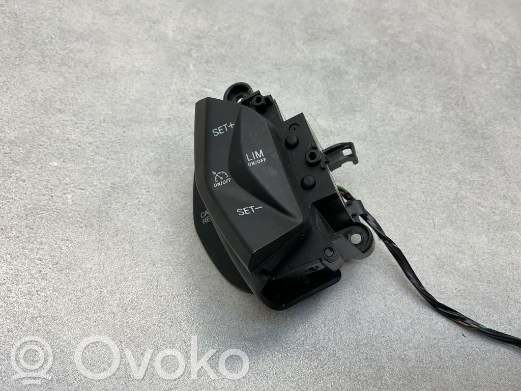 Ford Kuga II Steering wheel buttons/switches 