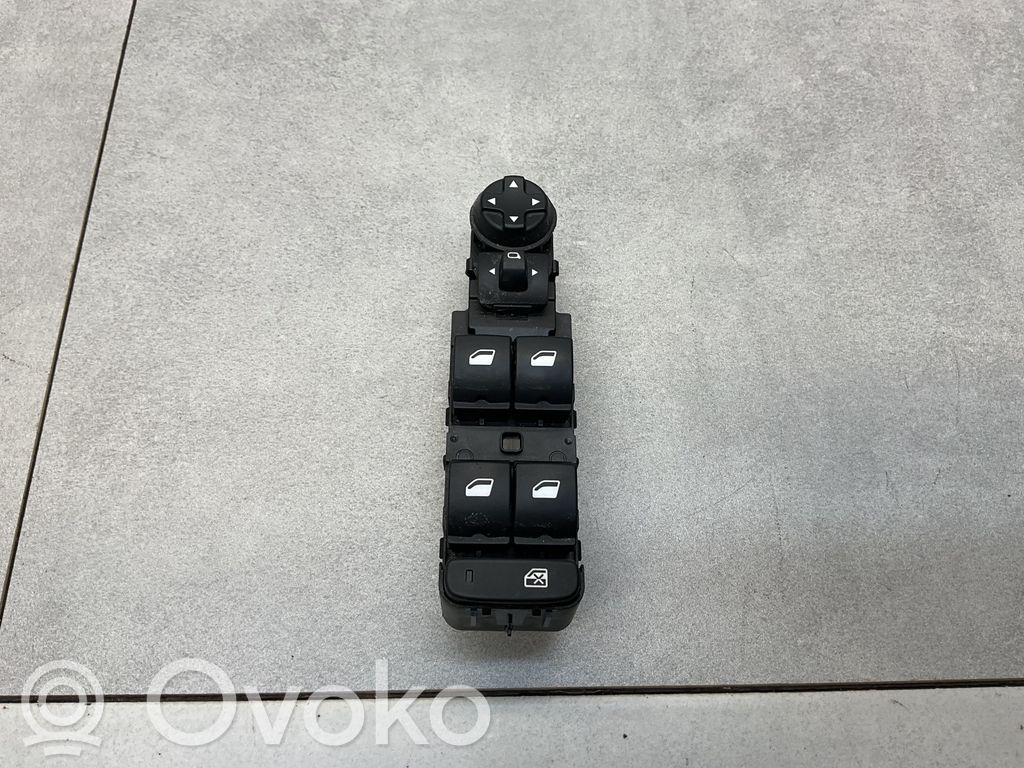 Opel Mokka B Electric window control switch 