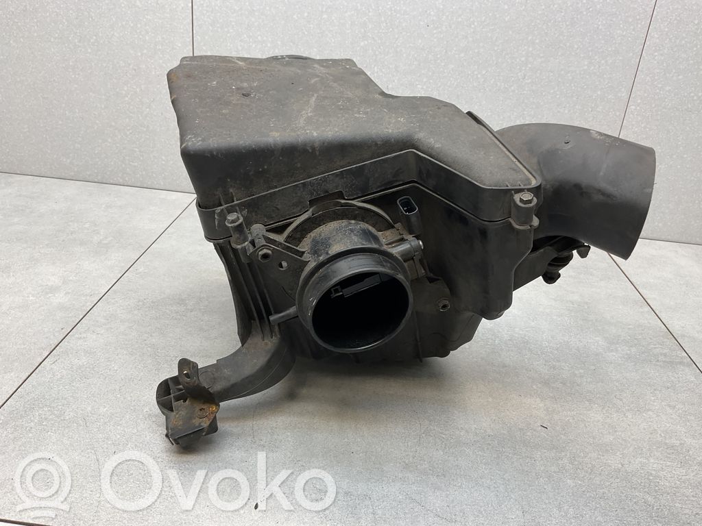 Ford Grand C-MAX Air filter box 