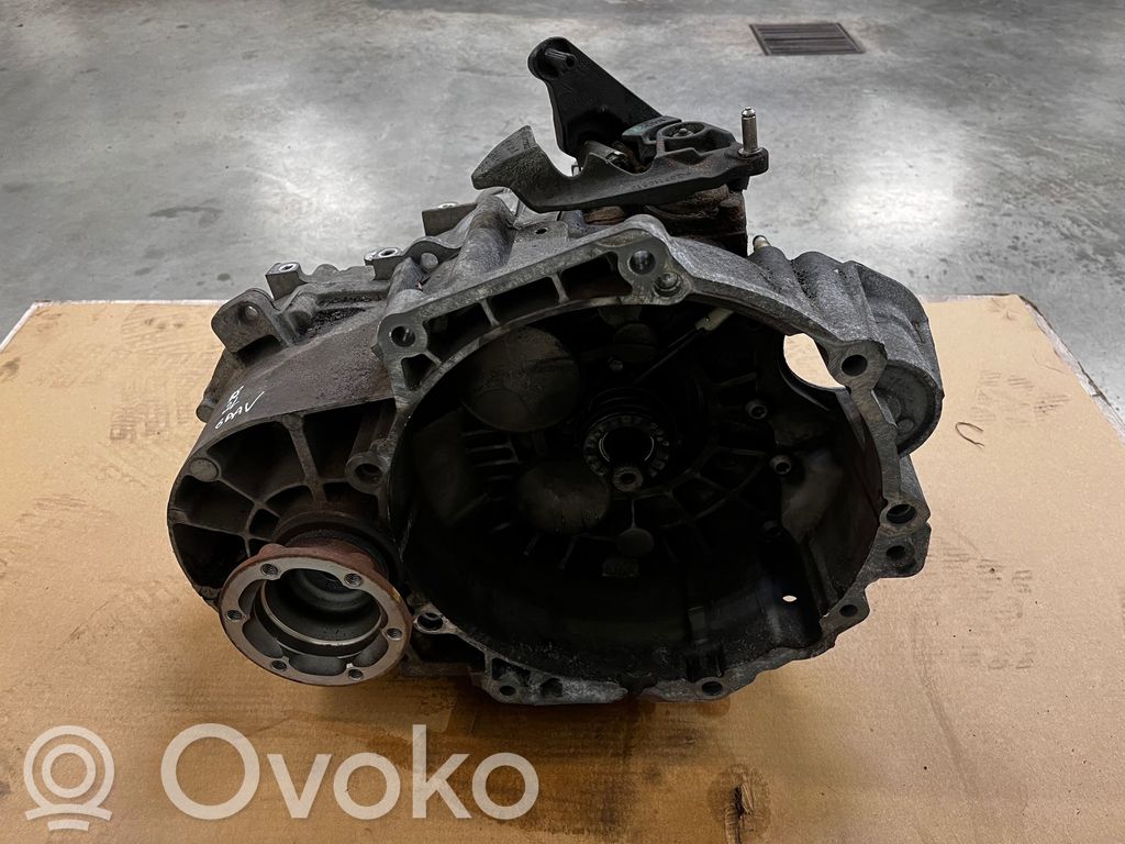 Volkswagen PASSAT B8 Manualna 6-biegowa skrzynia biegów 