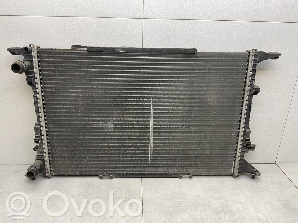 Audi Q3 8U Coolant radiator 