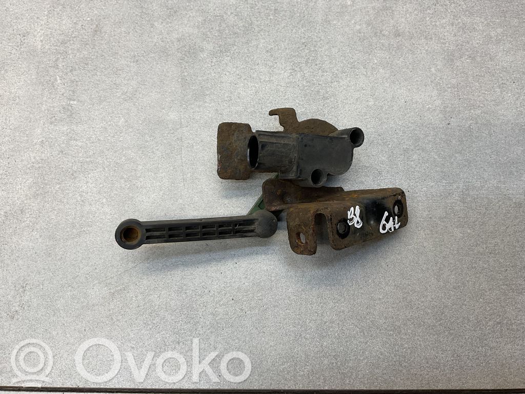Volkswagen PASSAT B8 Sensor de nivel del faro delantero/principal 