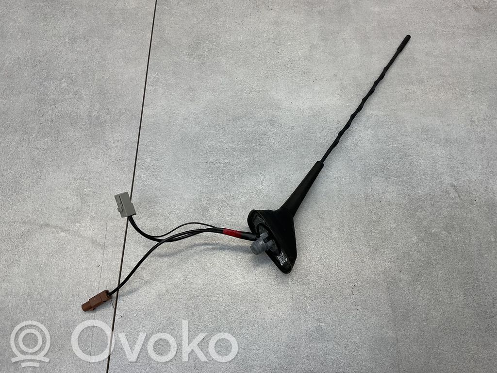 Nissan Juke I F15 GPS-pystyantenni 