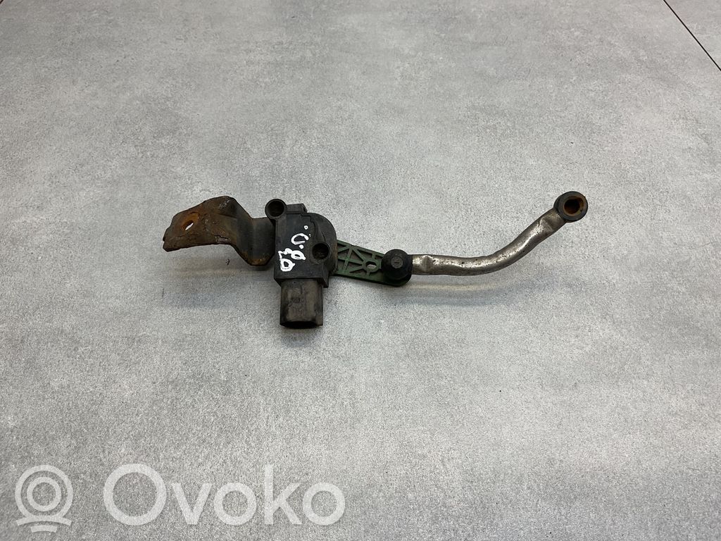 Audi Q3 8U Czujnik poziomowania świateł osi przedniej 