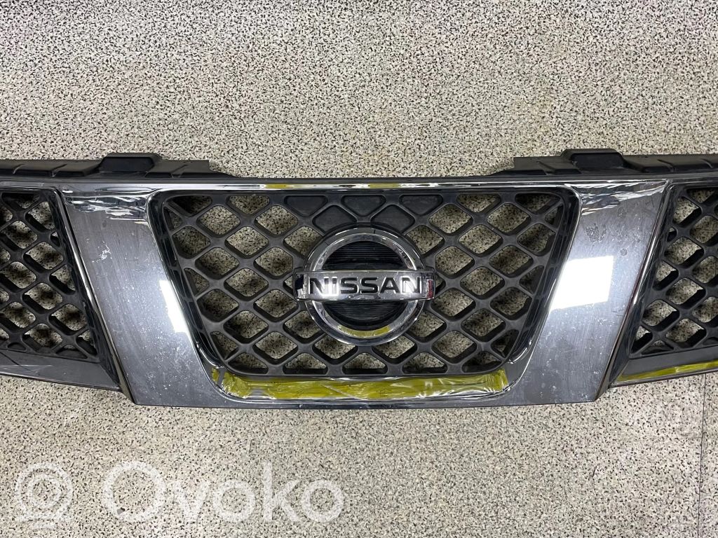 Nissan Pathfinder R51 Front bumper upper radiator grill 