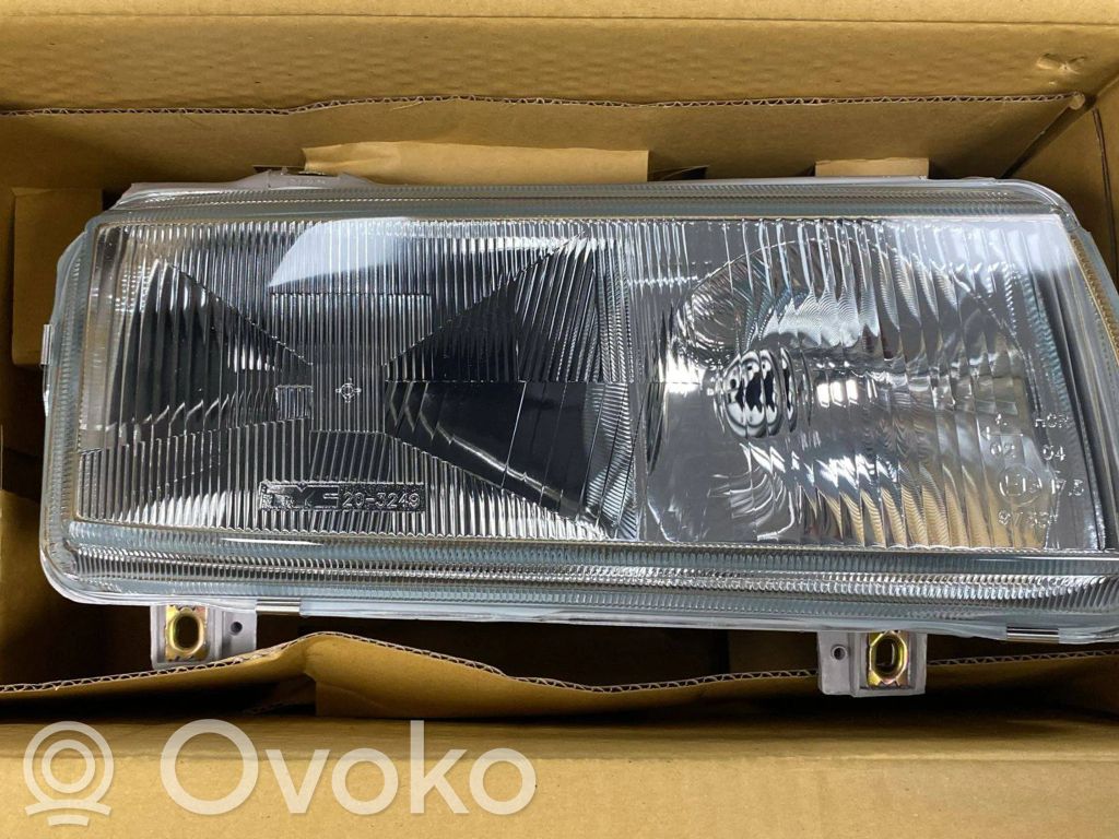Volkswagen PASSAT B4 Lampa przednia 