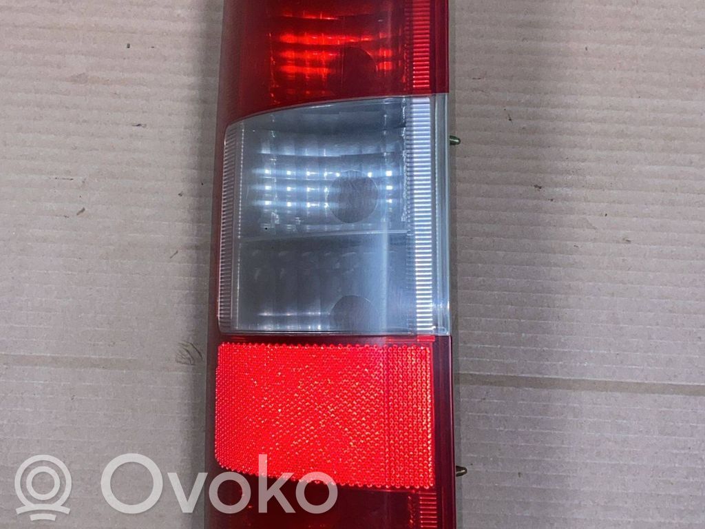 Ford Transit -  Tourneo Connect Aizmugurējais lukturis virsbūvē 