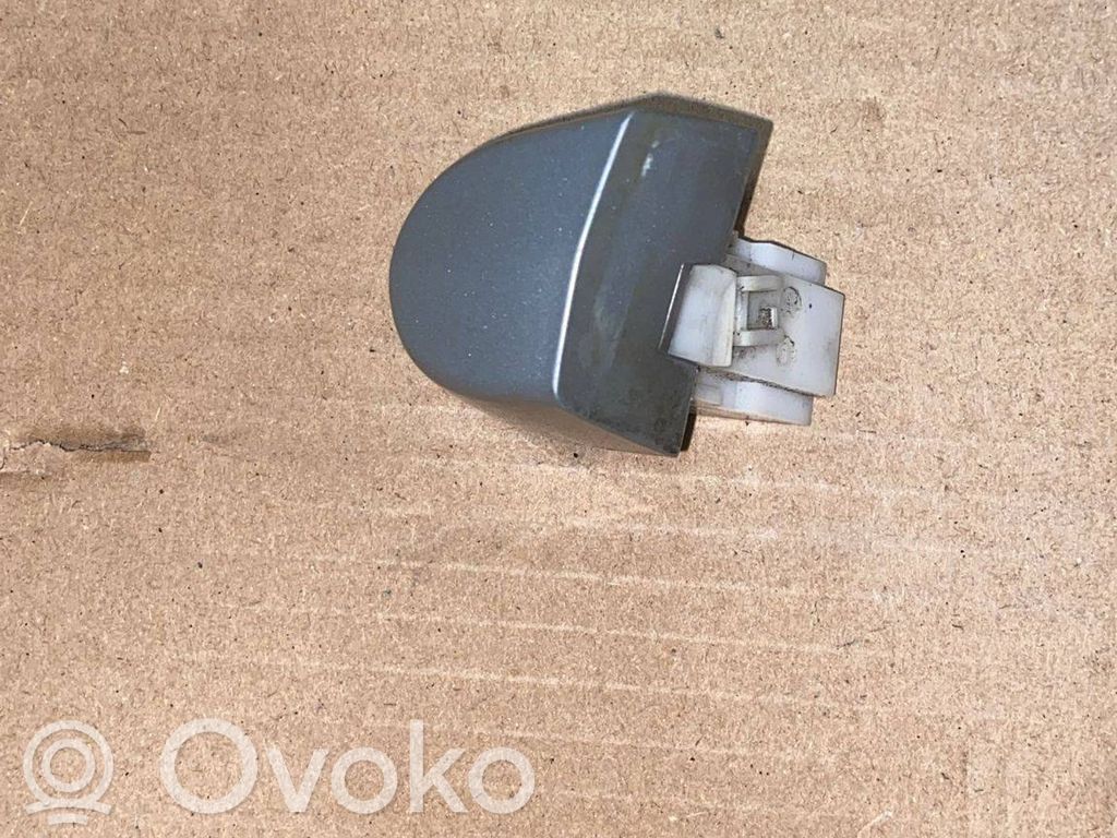 BMW 3 E90 E91 Aizmugurē durvju roktura vāciņš 